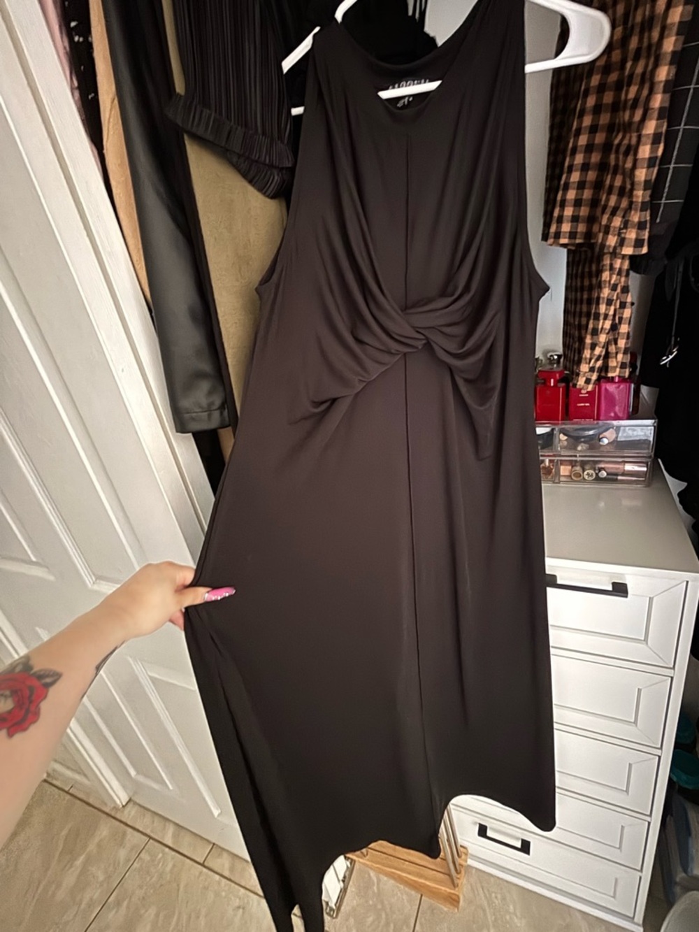 Eloquii Black Sleeveless Twist-Front Maxi Dress